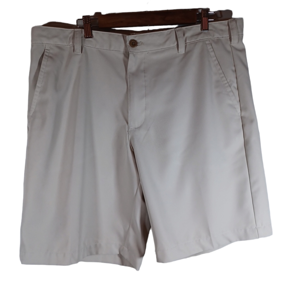 Izod Men's Golf Shorts Size 38 Light Khaki